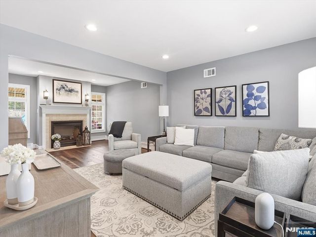 42 Winslow Terrace, Fair Lawn, NJ 07410