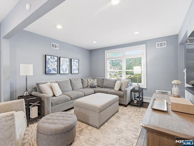 42 Winslow Terrace, Fair Lawn, NJ 07410