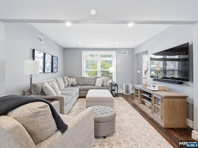 42 Winslow Terrace, Fair Lawn, NJ 07410