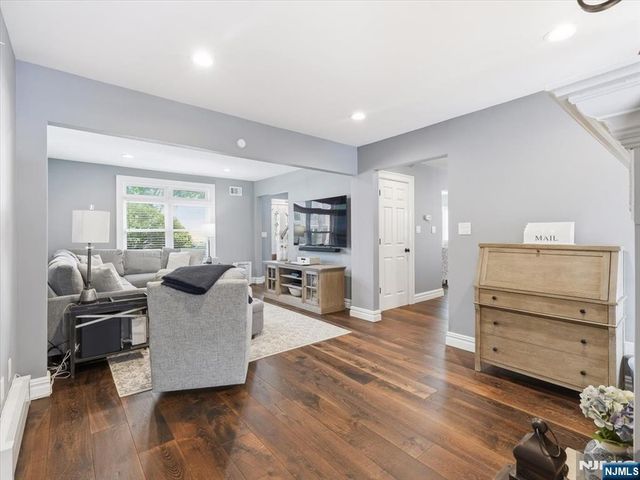 42 Winslow Terrace, Fair Lawn, NJ 07410