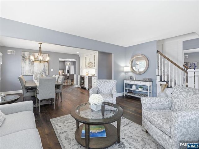 42 Winslow Terrace, Fair Lawn, NJ 07410