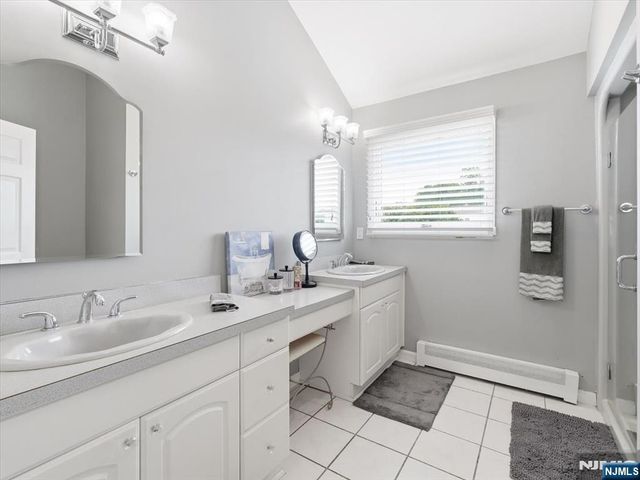 42 Winslow Terrace, Fair Lawn, NJ 07410