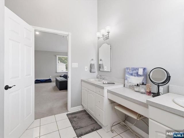 42 Winslow Terrace, Fair Lawn, NJ 07410