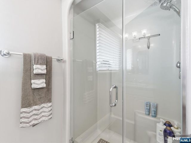 42 Winslow Terrace, Fair Lawn, NJ 07410
