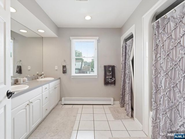 42 Winslow Terrace, Fair Lawn, NJ 07410