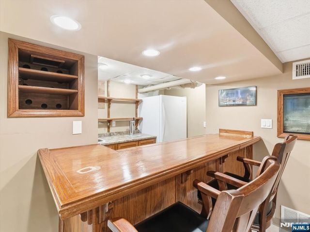 42 Winslow Terrace, Fair Lawn, NJ 07410