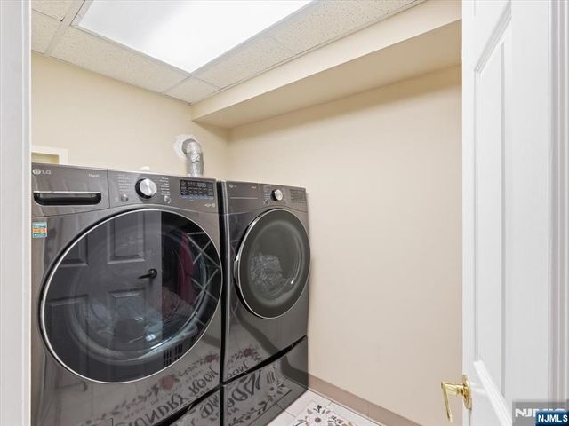 42 Winslow Terrace, Fair Lawn, NJ 07410