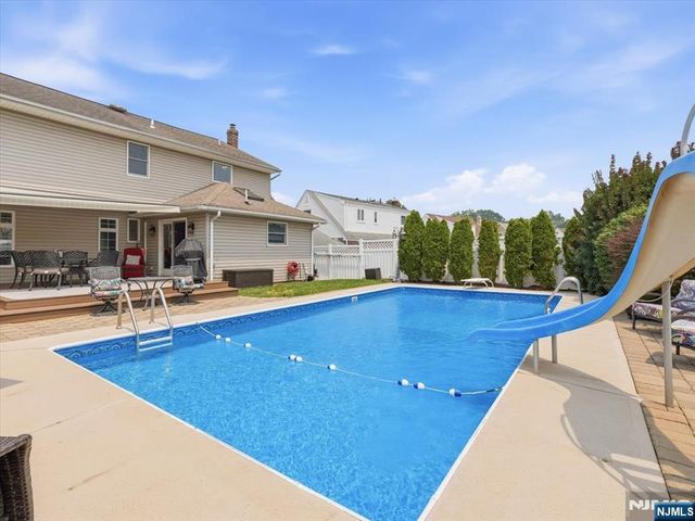 42 Winslow Terrace, Fair Lawn, NJ 07410