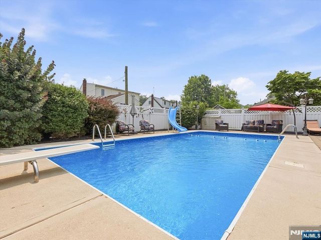 42 Winslow Terrace, Fair Lawn, NJ 07410