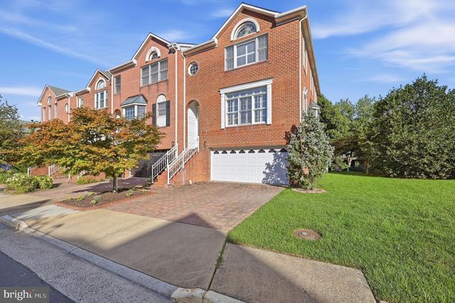 8143 MADRILLON CT, Vienna, VA 22182