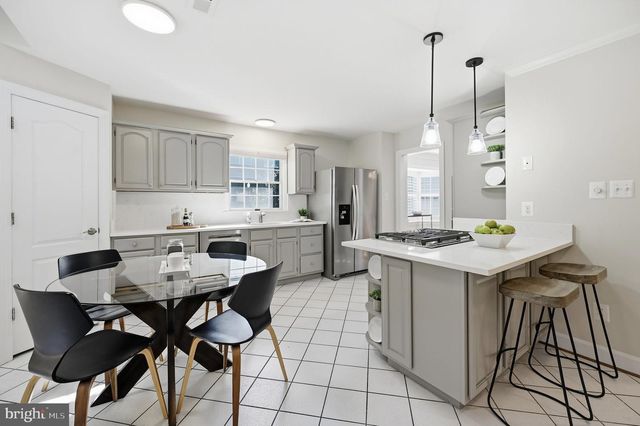8143 MADRILLON CT, Vienna, VA 22182