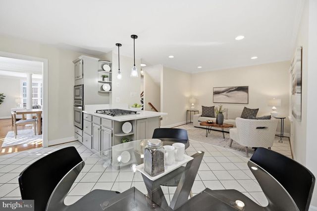 8143 MADRILLON CT, Vienna, VA 22182