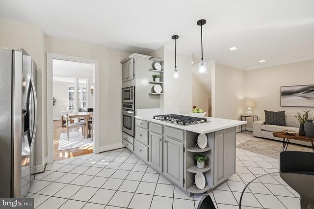 8143 MADRILLON CT, Vienna, VA 22182