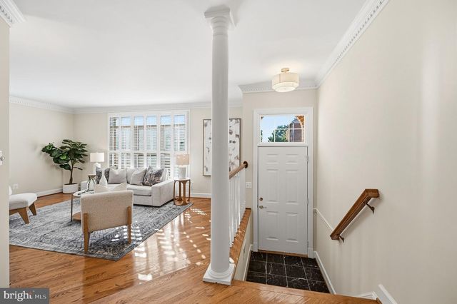 8143 MADRILLON CT, Vienna, VA 22182