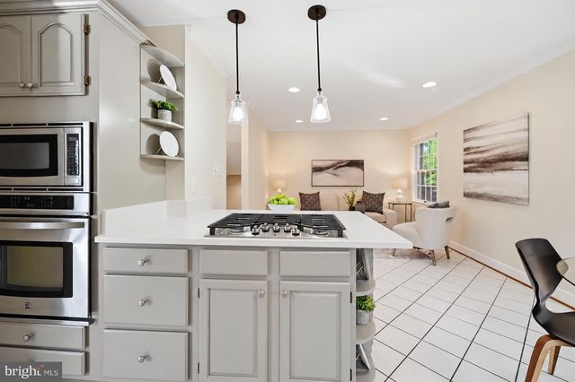 8143 MADRILLON CT, Vienna, VA 22182