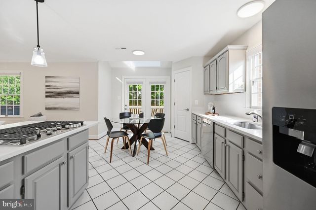 8143 MADRILLON CT, Vienna, VA 22182