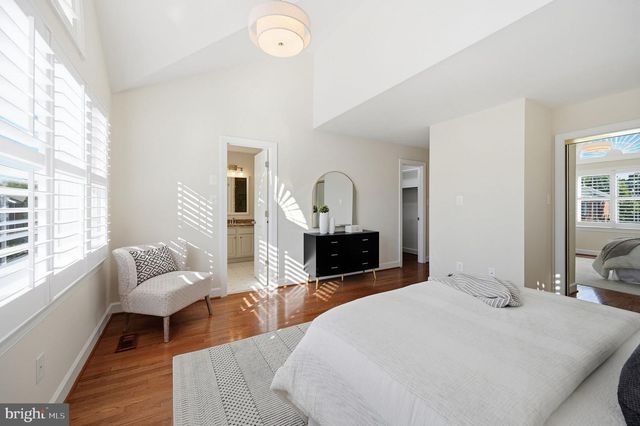 8143 MADRILLON CT, Vienna, VA 22182
