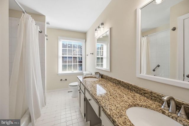8143 MADRILLON CT, Vienna, VA 22182