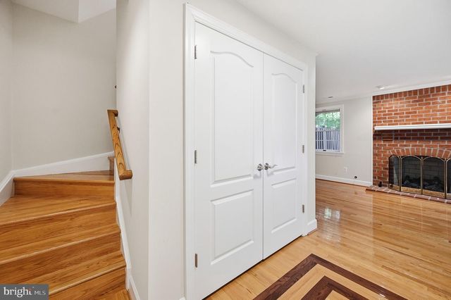 8143 MADRILLON CT, Vienna, VA 22182
