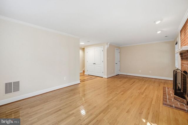 8143 MADRILLON CT, Vienna, VA 22182