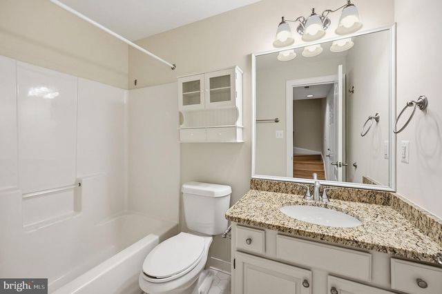 8143 MADRILLON CT, Vienna, VA 22182