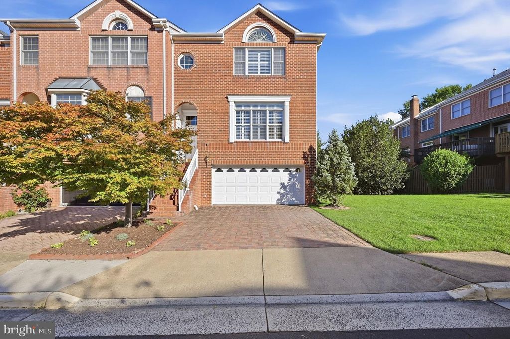 8143 MADRILLON CT, Vienna, VA 22182