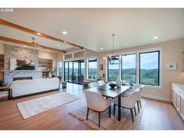28356 Siesta Ln, Eugene, OR 97402