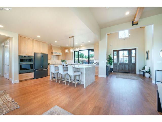 28356 Siesta Ln, Eugene, OR 97402