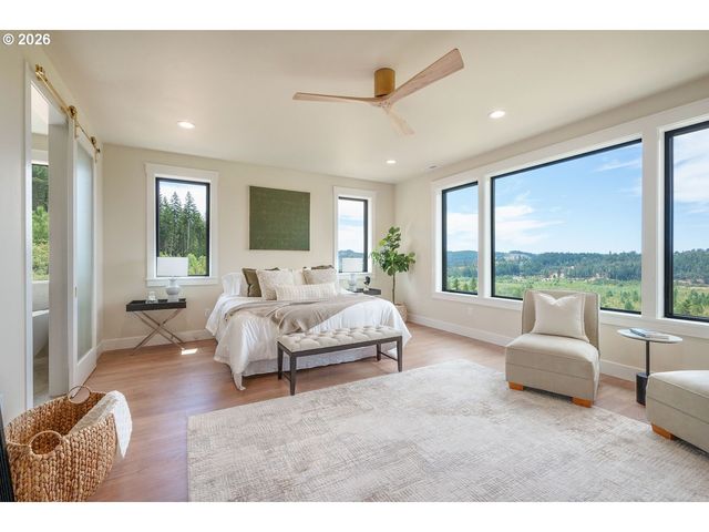 28356 Siesta Ln, Eugene, OR 97402
