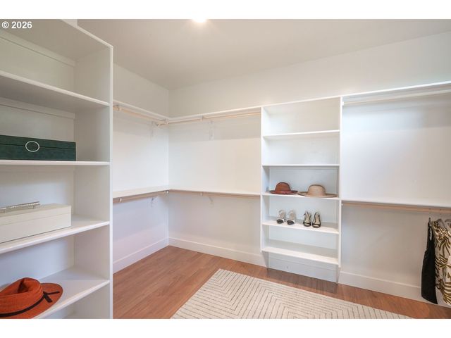 28356 Siesta Ln, Eugene, OR 97402