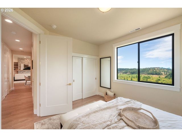 28356 Siesta Ln, Eugene, OR 97402