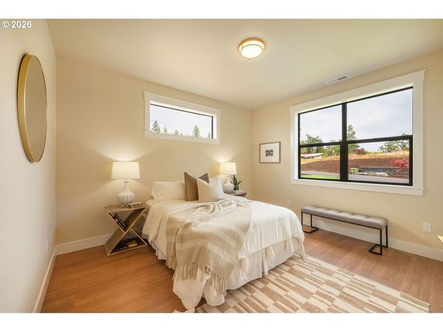 28356 Siesta Ln, Eugene, OR 97402