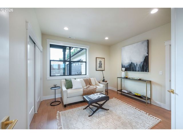 28356 Siesta Ln, Eugene, OR 97402