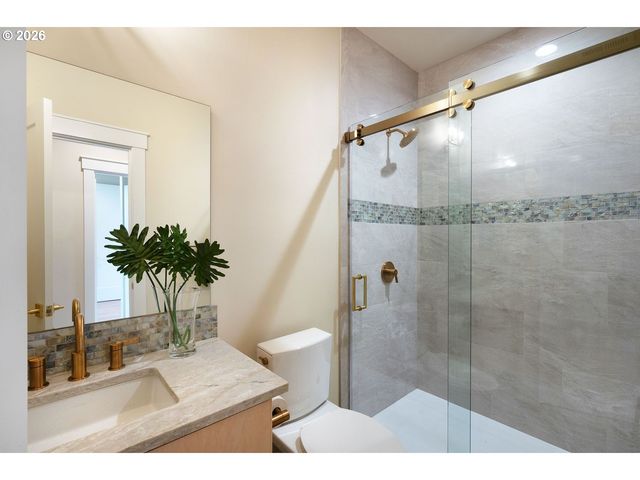 28356 Siesta Ln, Eugene, OR 97402