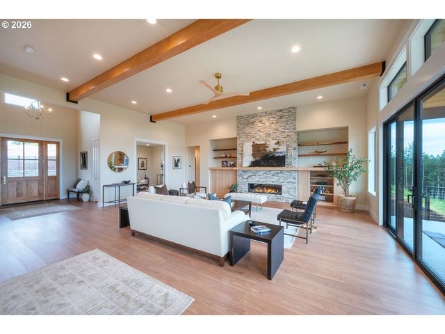 28356 Siesta Ln, Eugene, OR 97402