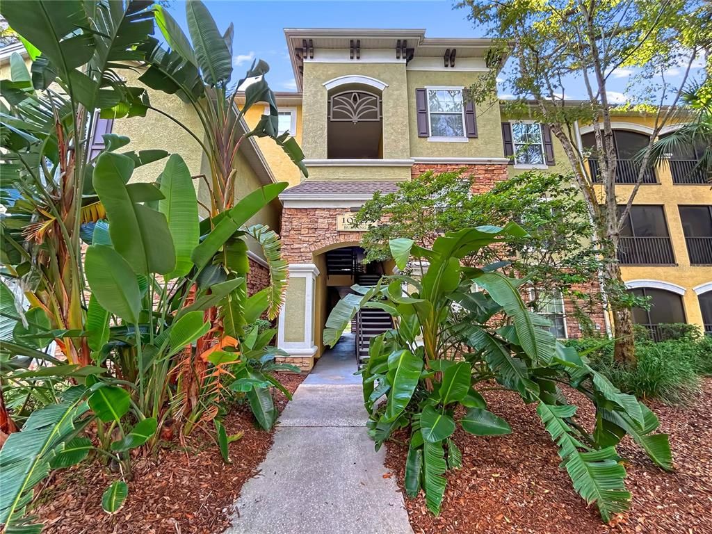 10105 COURTNEY PALMS BOULEVARD 303, Tampa, FL 33619
