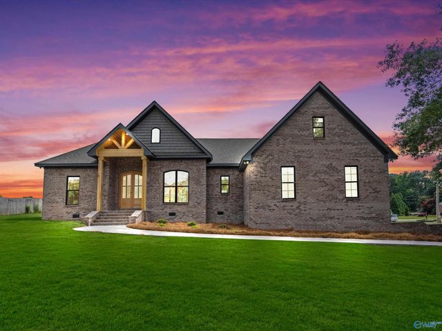 205 Bentbrook Drive, Albertville, AL 35950
