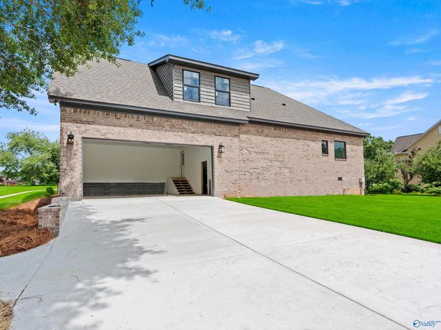 205 Bentbrook Drive, Albertville, AL 35950