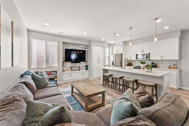 1291 Via Lucero, Oceanside, CA 92056