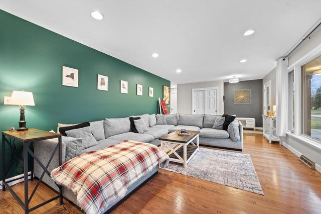 S68W12977 Camilla DRIVE, Muskego, WI 53150