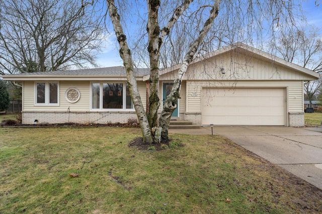 S68W12977 Camilla DRIVE, Muskego, WI 53150