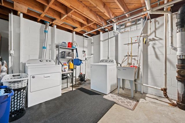 S68W12977 Camilla DRIVE, Muskego, WI 53150