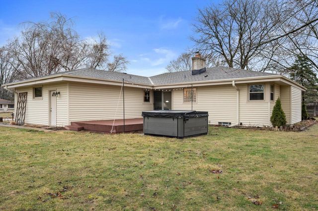 S68W12977 Camilla DRIVE, Muskego, WI 53150