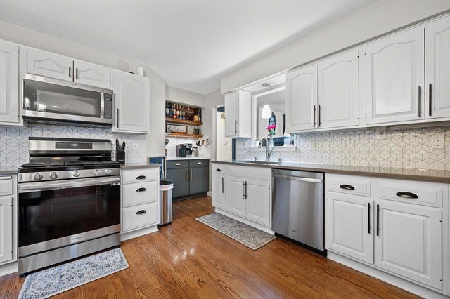 S68W12977 Camilla DRIVE, Muskego, WI 53150