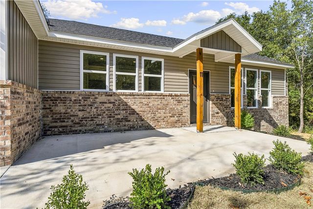 11 Lathrop Drive, Bella Vista, AR 72715