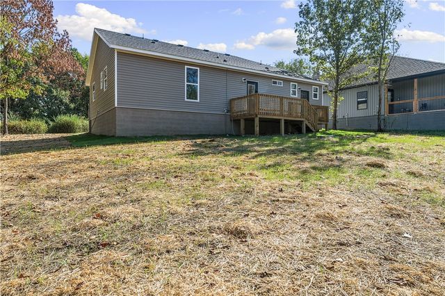 11 Lathrop Drive, Bella Vista, AR 72715