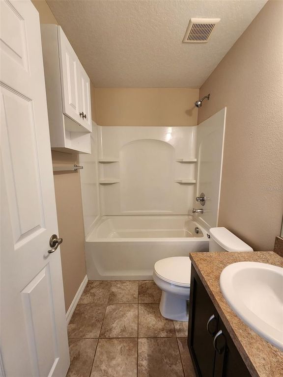 Image 13 of property listing at 2453 FORMAX DRIVE, Orlando, FL 32828