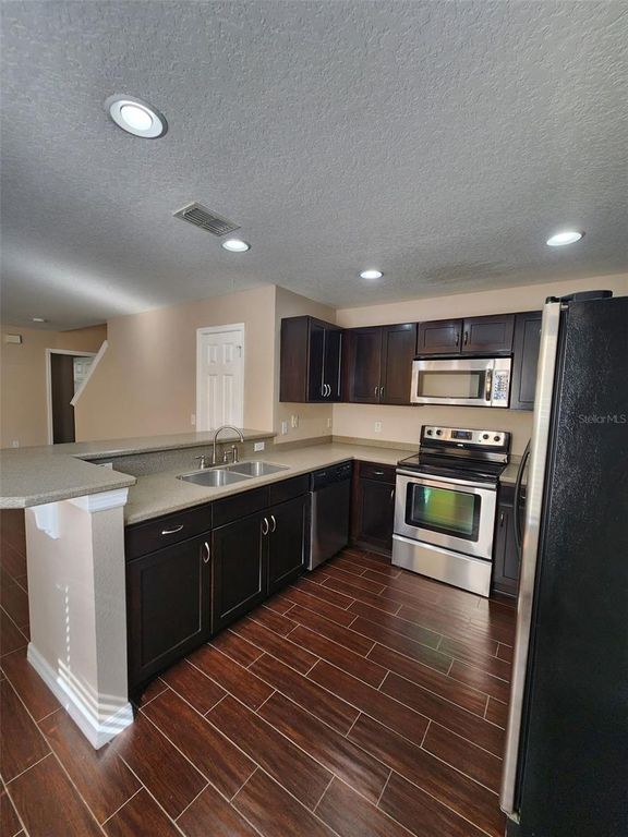 Image 5 of property listing at 2453 FORMAX DRIVE, Orlando, FL 32828