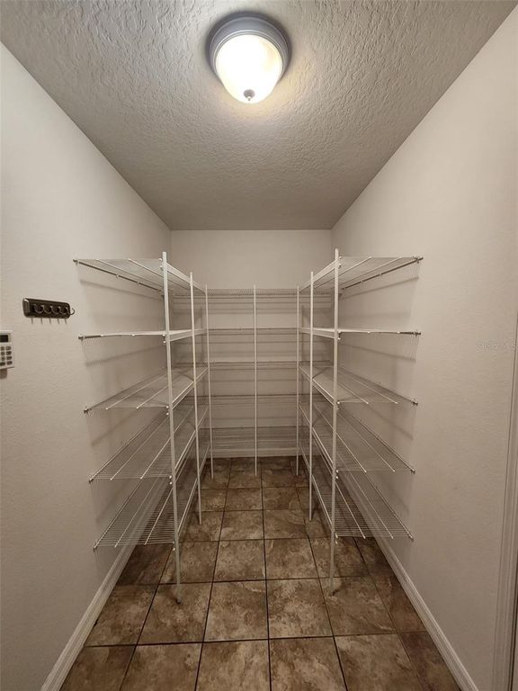 Image 9 of property listing at 2453 FORMAX DRIVE, Orlando, FL 32828