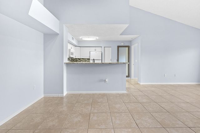 7856 Sonoma Springs Circle 305, Lake Worth, FL 33463